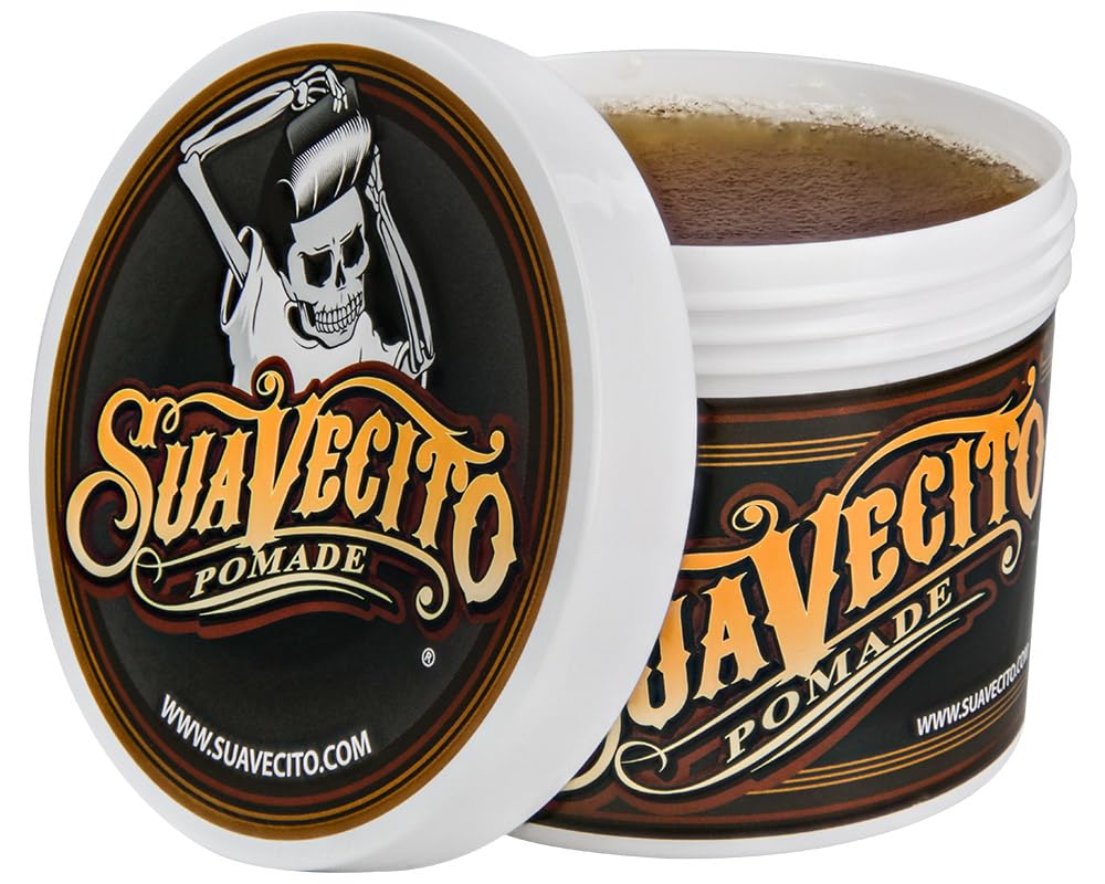 Suavecito Original Hold Pomade 32oz tub scoop shows easy portioning and pliable definition