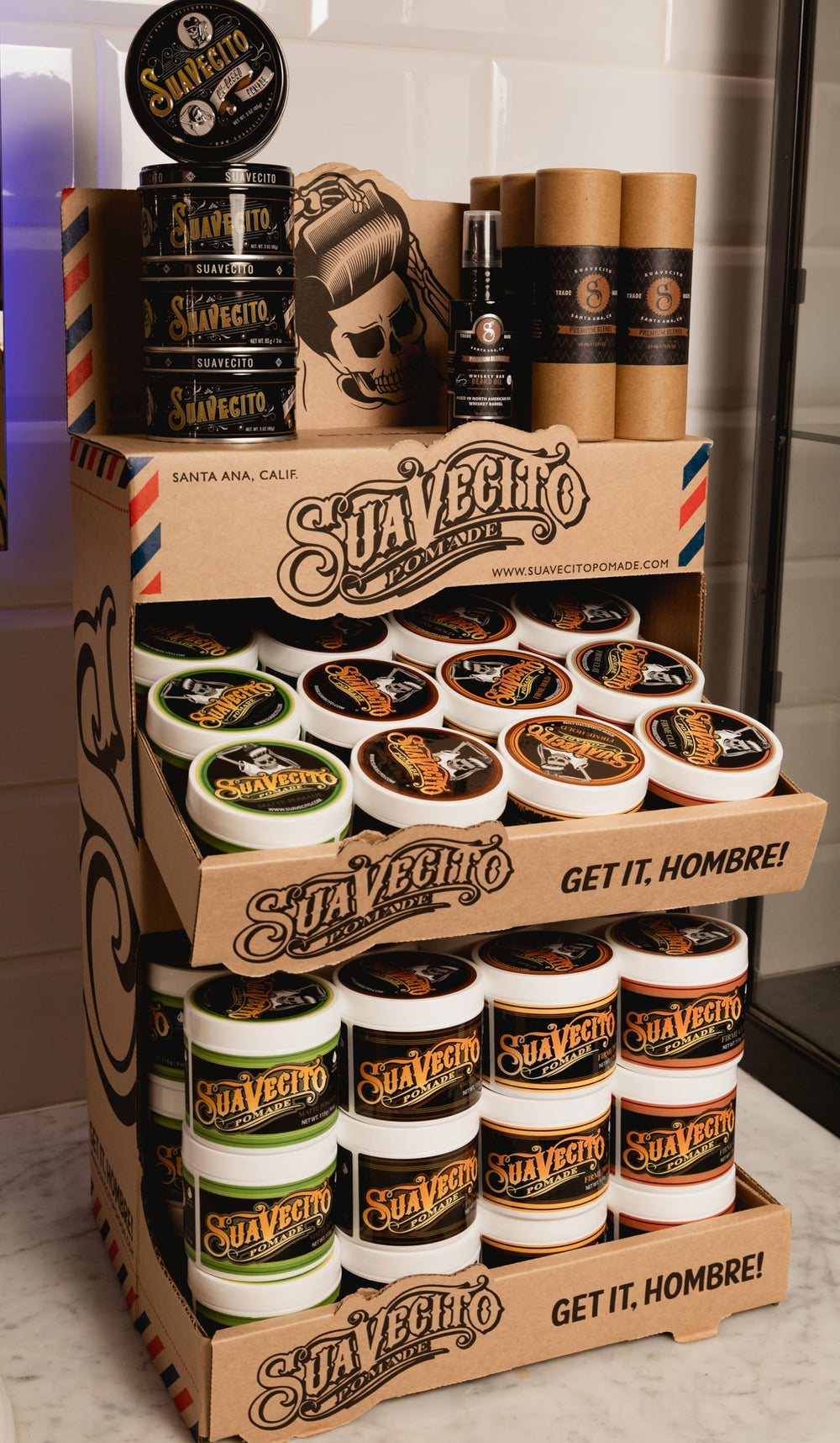 Suavecito Premium Blends Beard Oil hydrates skin under beard to reduce flakes.
