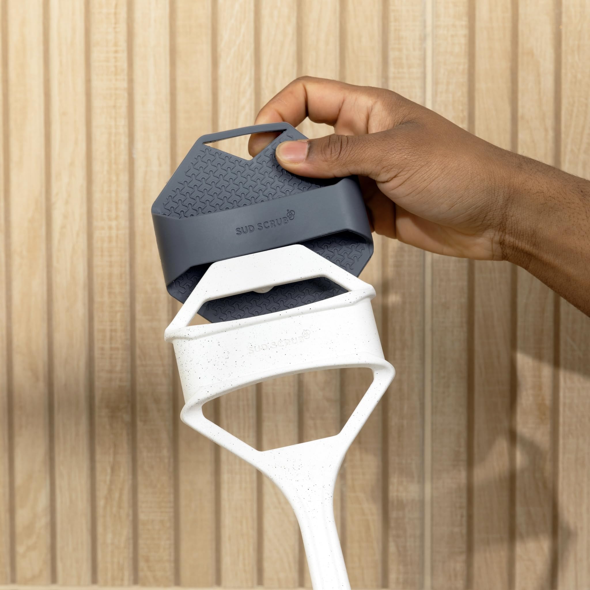 Sud Scrub Extender Handle packaging emphasizes eco-friendly hemp polymer