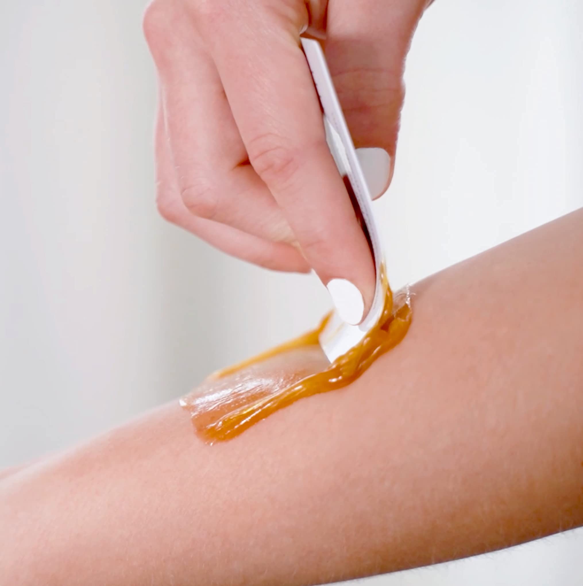 Easy to use Sugar Me Smooth kit demonstrates simple steps for all skin types