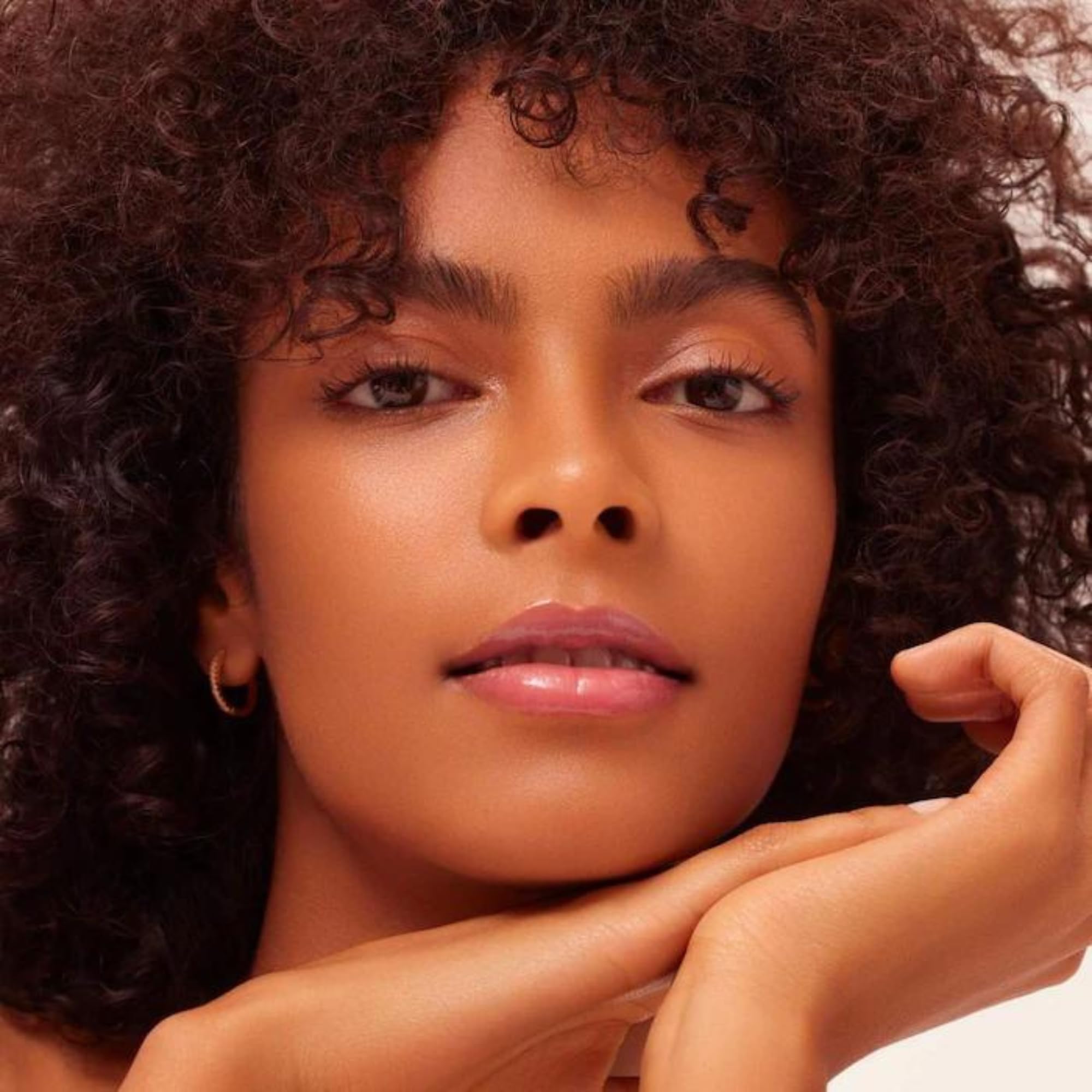Summer Fridays Dream Lip Oil Pink Cloud provides long-lasting softness