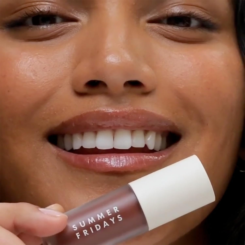 Summer Fridays Dream Lip Oil application shows a non-sticky, soft feel