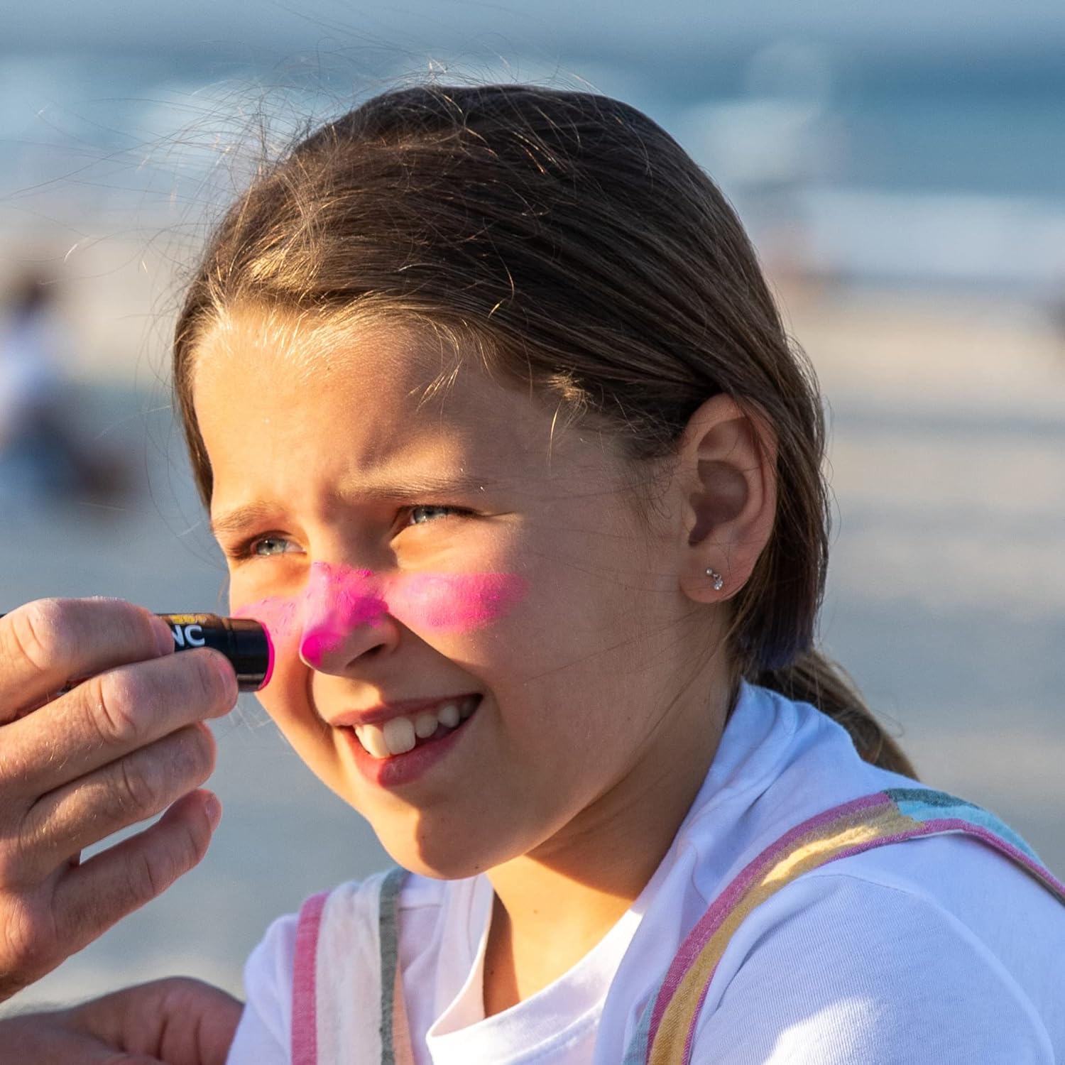 Sun Zapper kid-friendly stick supports safe play under bright sun.