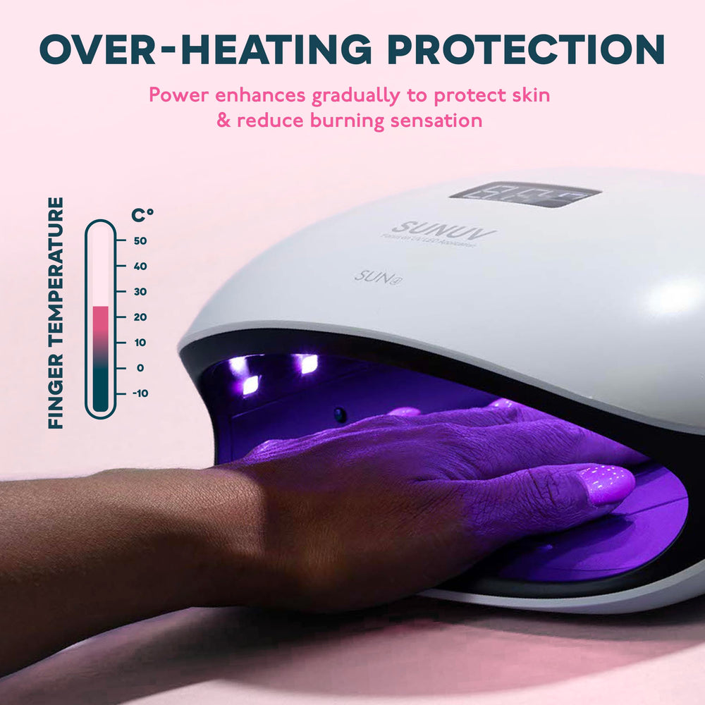 SUNUV SUN4 Hand-under-lamp demonstrates hands-free auto-sensing.
