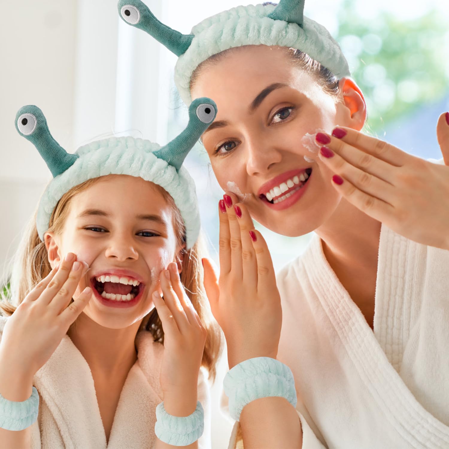 SuPoo snail water-absorbent headband in green for cleansing routines