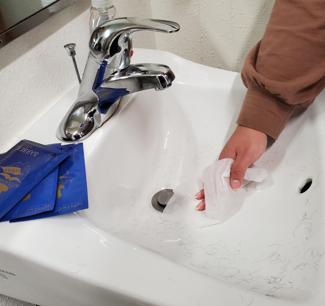 Supreme Trimmer open-wipe-pack reveals thick, durable wipes ready for mess-free use.