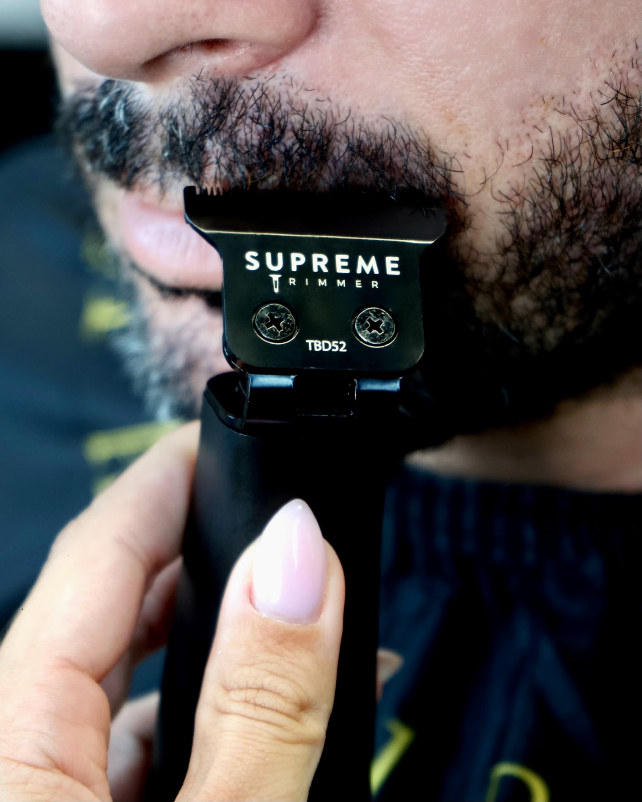 Supreme Trimmer T Shaper complete kit includes guides, stand, cape.