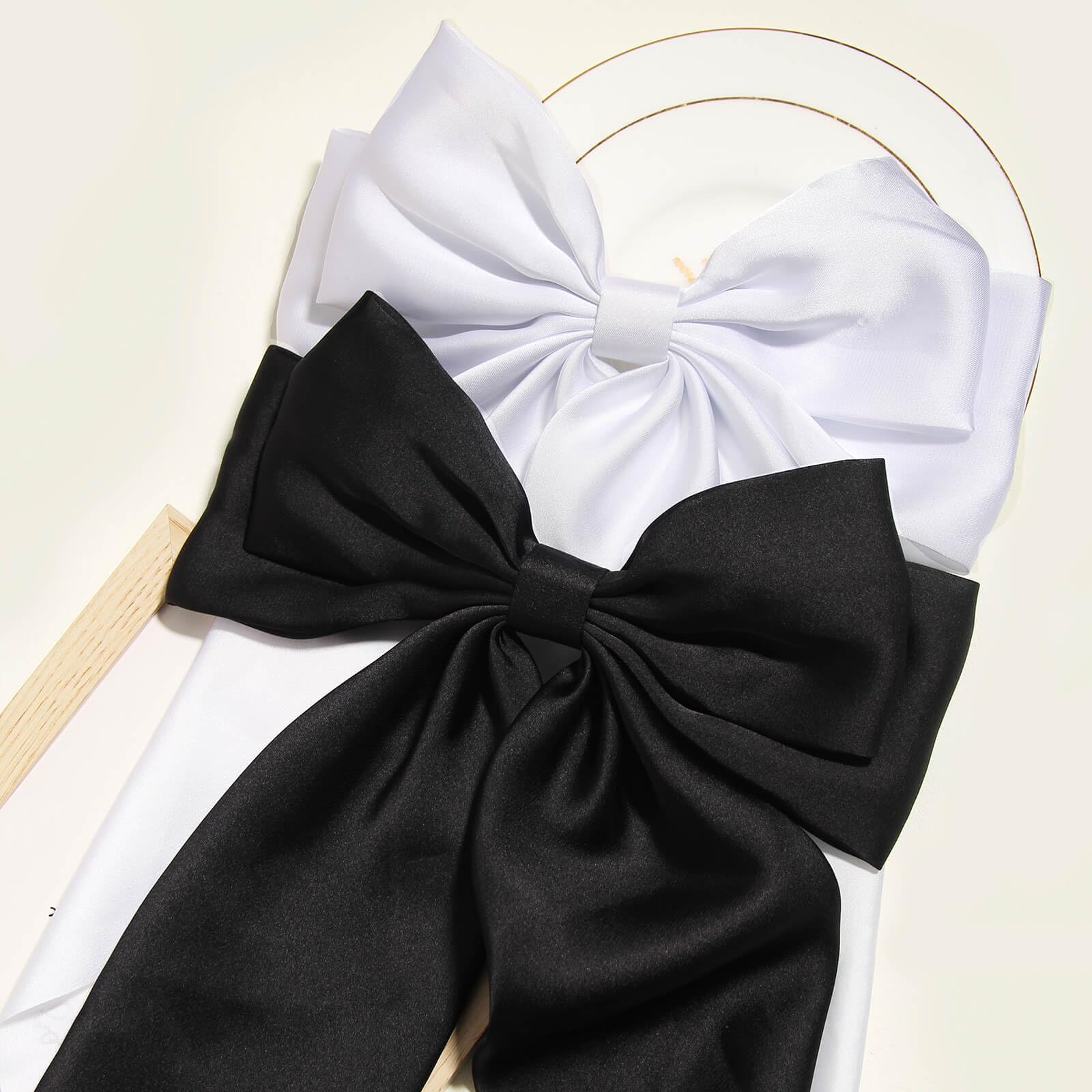 SUSULU durable spring clip hair bow ensures reliable hold during activities.