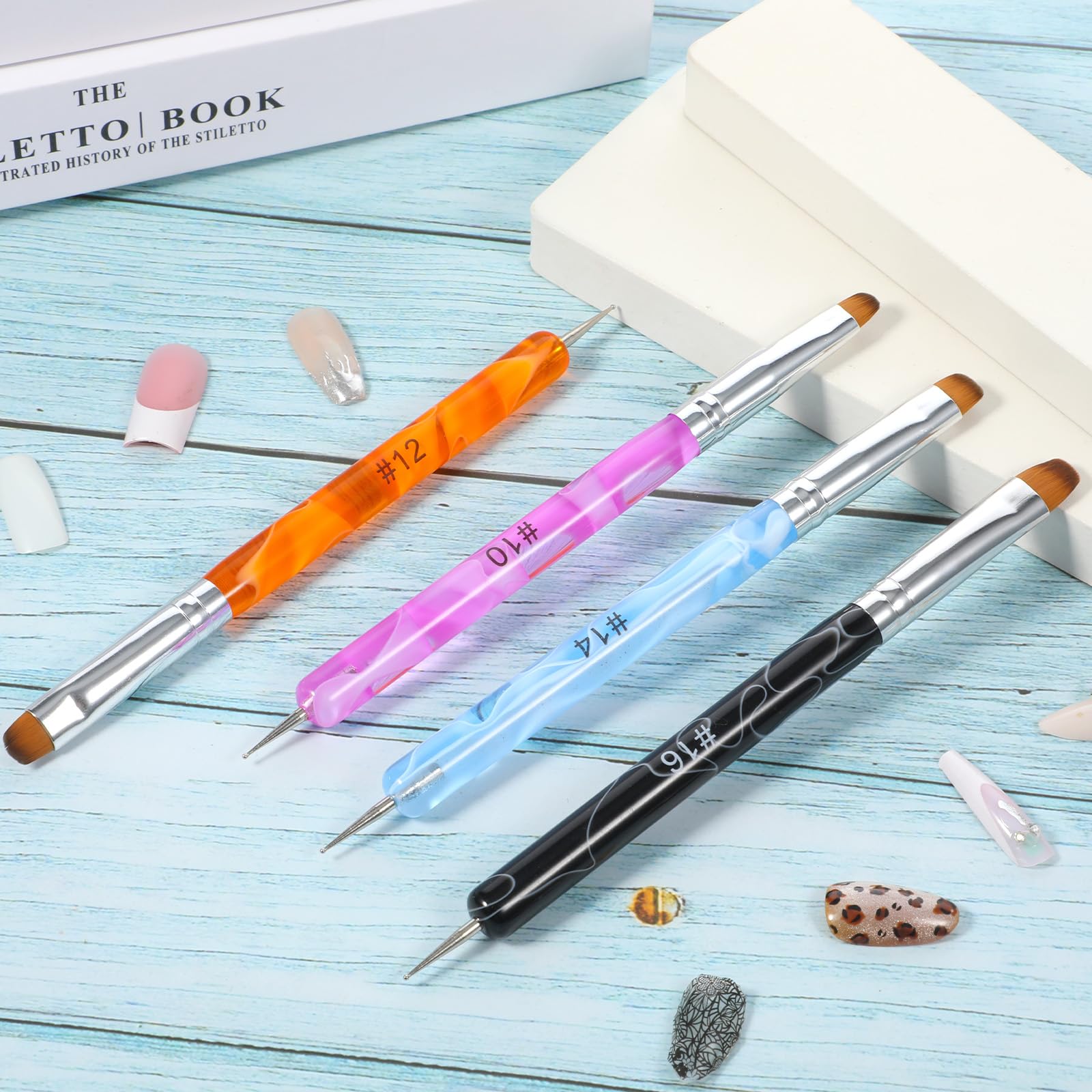 SynHHnergyx precision brush aids delicate line work.