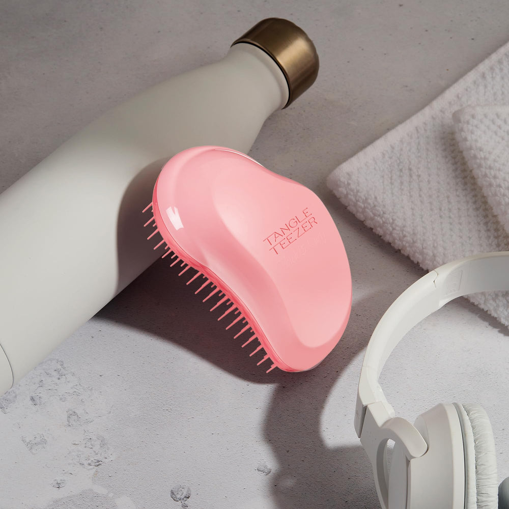 Tangle Teezer Original Detangler Brush Teeth Detail shows firm-flex teeth for gentle detangling.