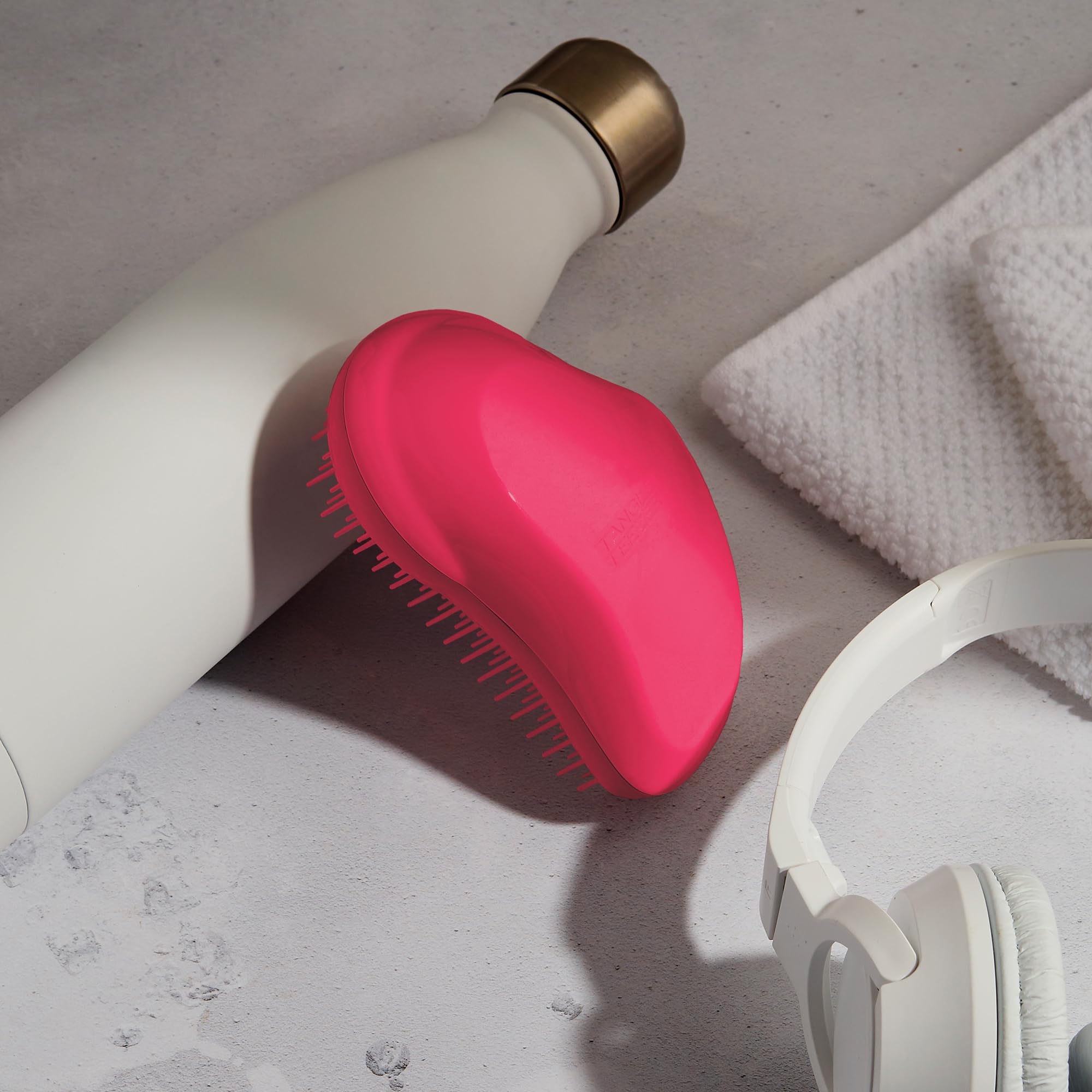 Tangle Teezer Original Pink Fizz teeth close-up shows patent flex teeth