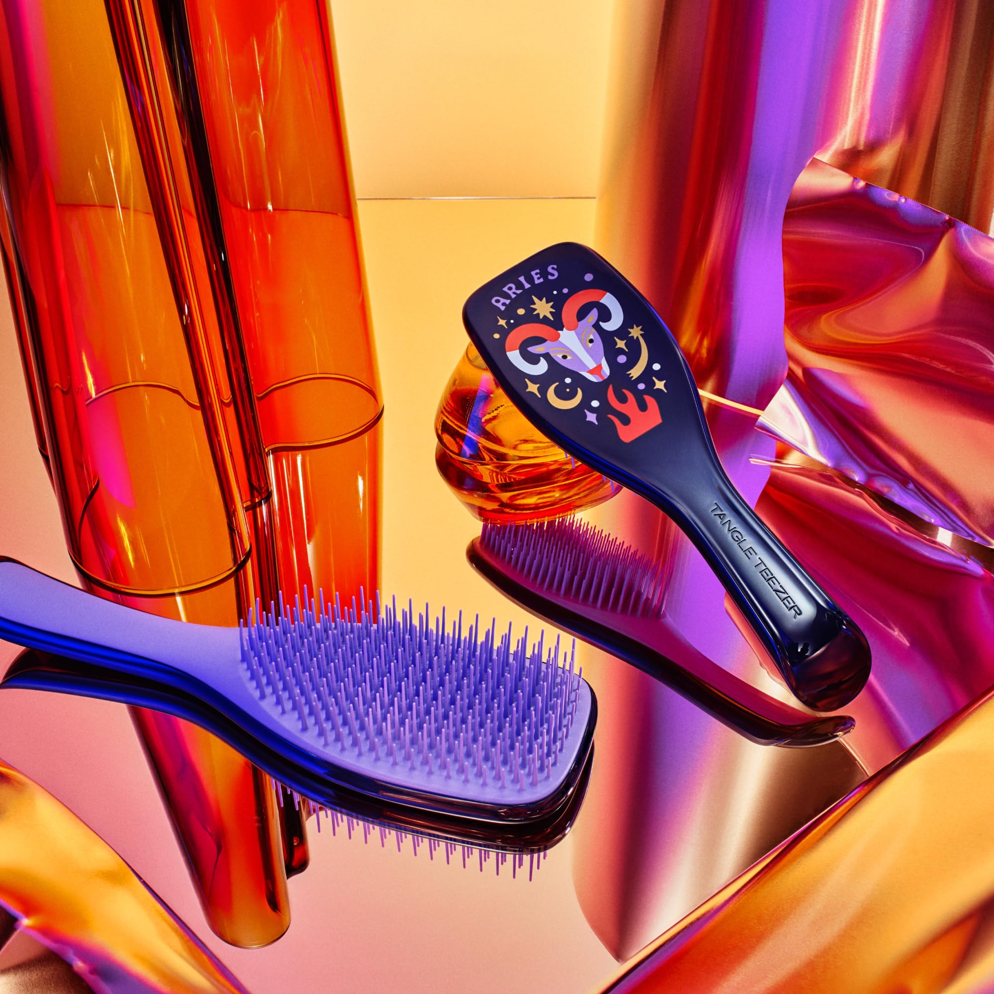 Tangle Teezer Zodiac Aries conditioner distribution on brush head