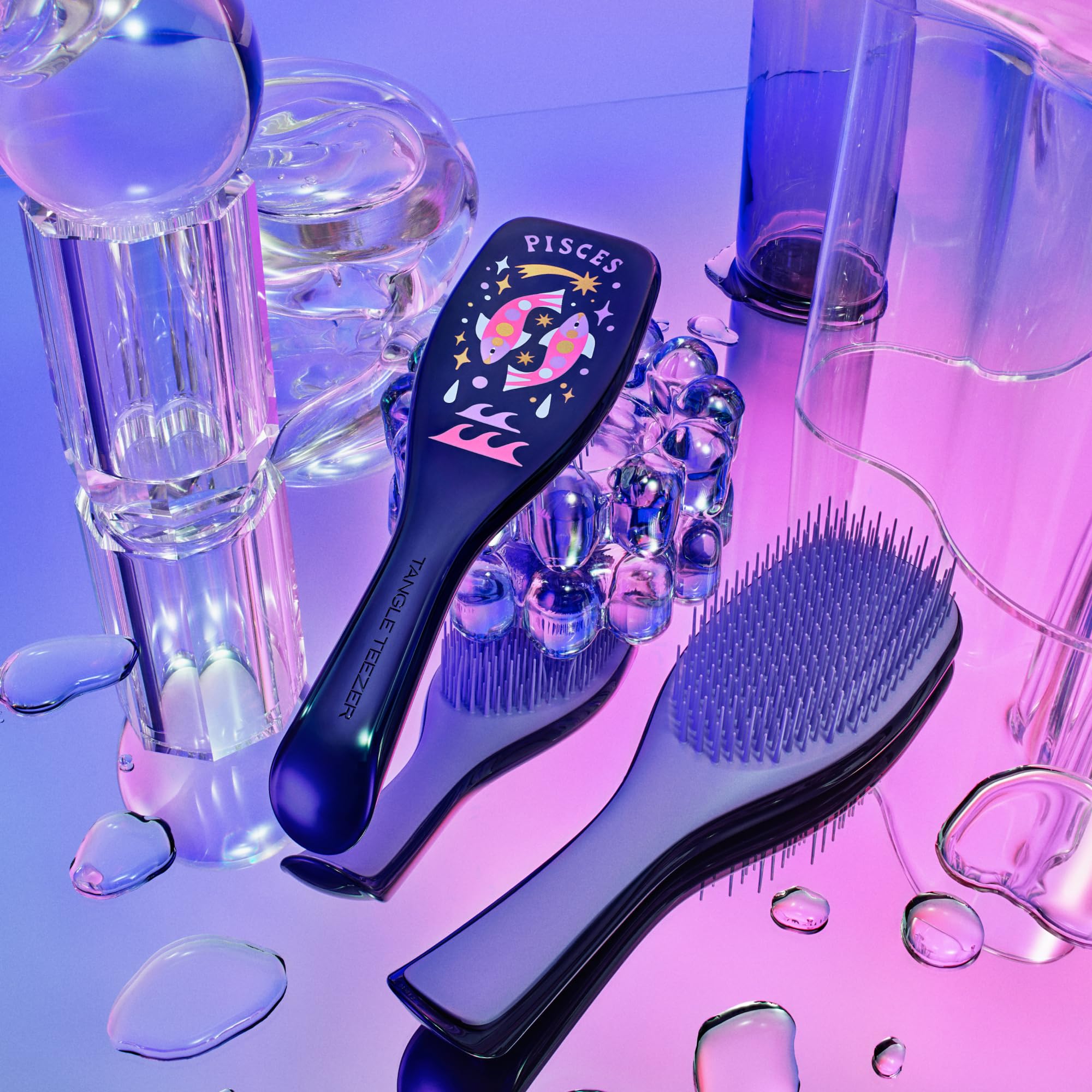 Tangle Teezer Zodiac reduces breakage with a gentle detangling touch for various hair types.