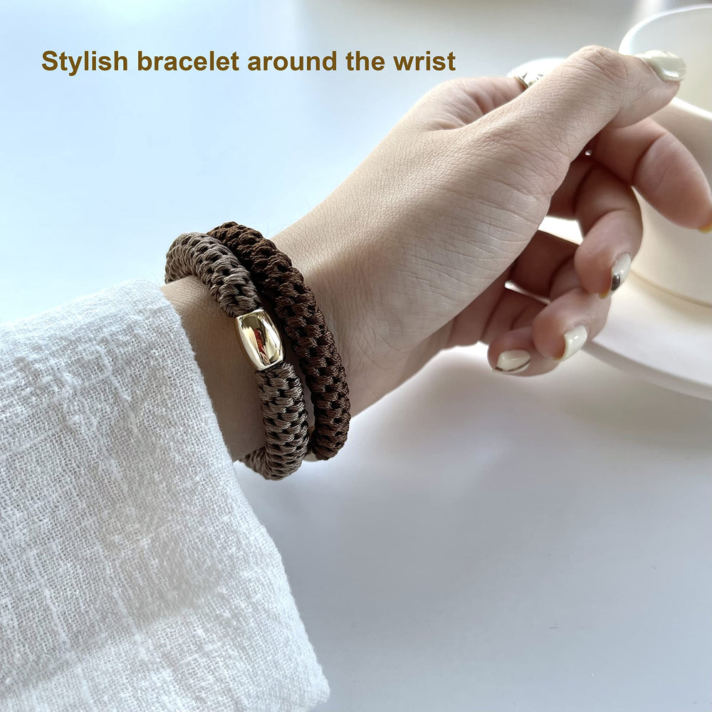 Tanha no-slip design demo image showing easy removal without creasing or pulling.