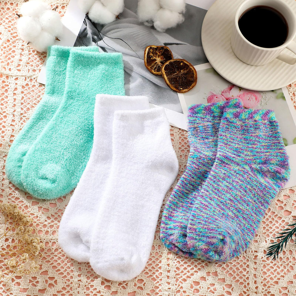Tarpop Aloe Socks packaging shows three-pair bundle, great for gifting.