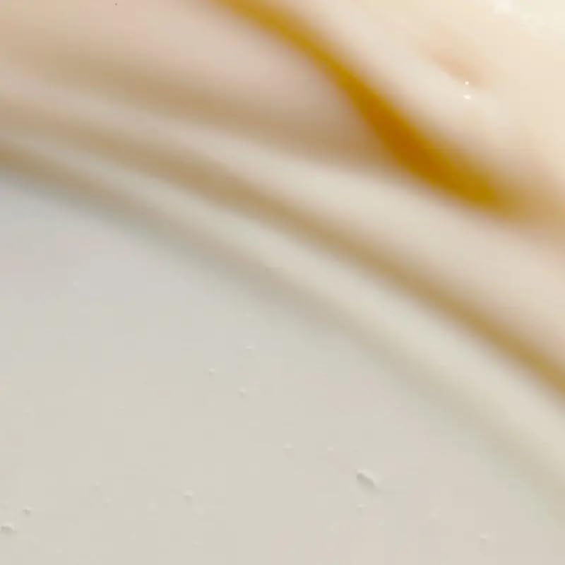 Tea Tree fragrance closeup conveys lemon, basil, fir scent profile.