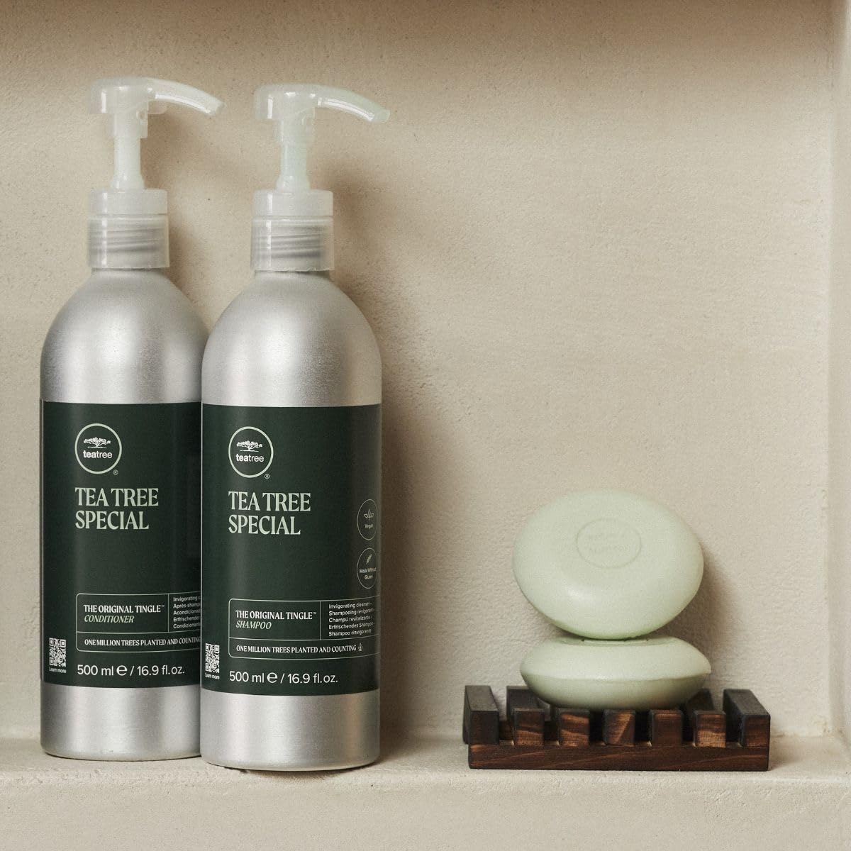 Tea Tree Special Shampoo Bar leverages peppermint for a invigorating scalp feel.