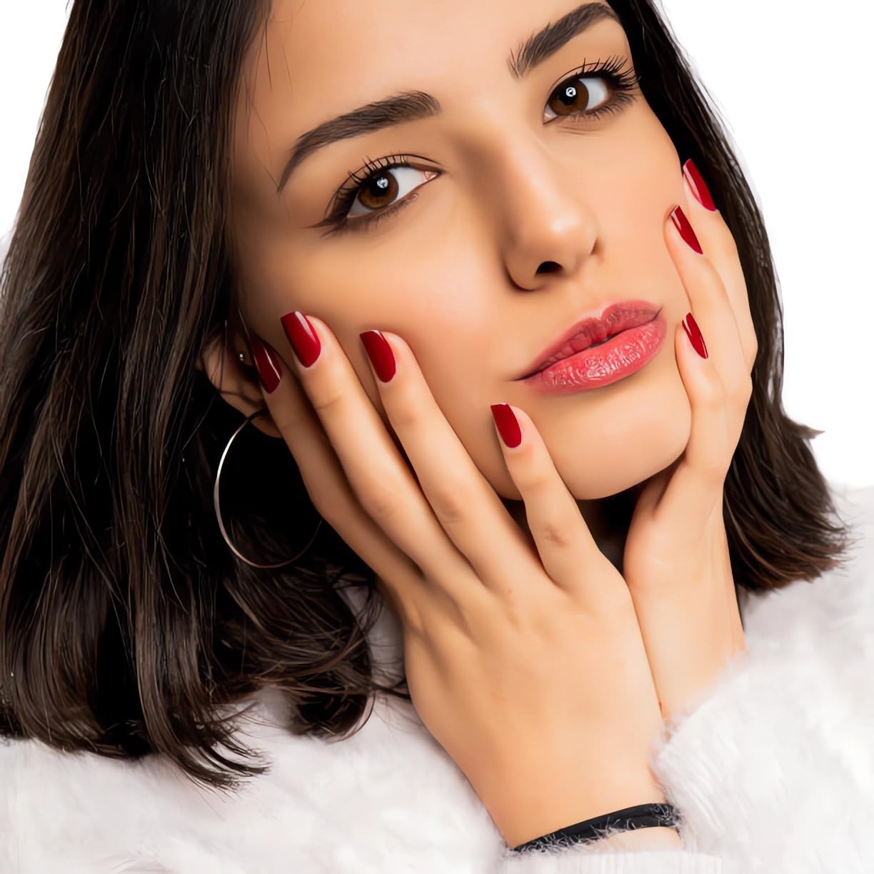 Teilihai holiday glow nails ideal for festive gatherings and photo-ready shots.