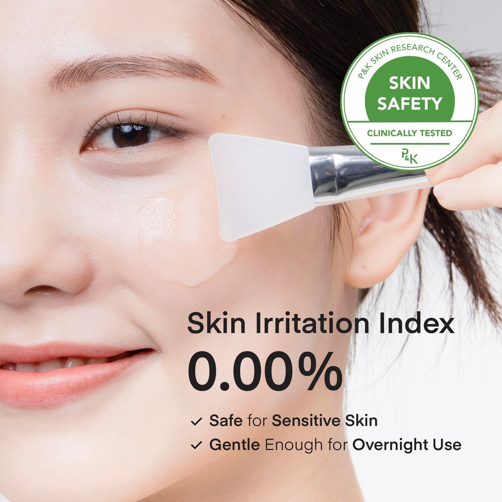 TEREZ & HONOR overnight application layer demonstrates easy spread and gentle adherence.