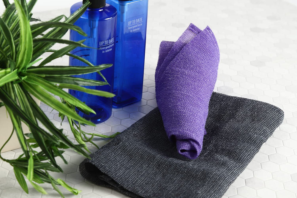 Terra Distribution ultra-fine-lather weave creates rich, quick-drying foam.