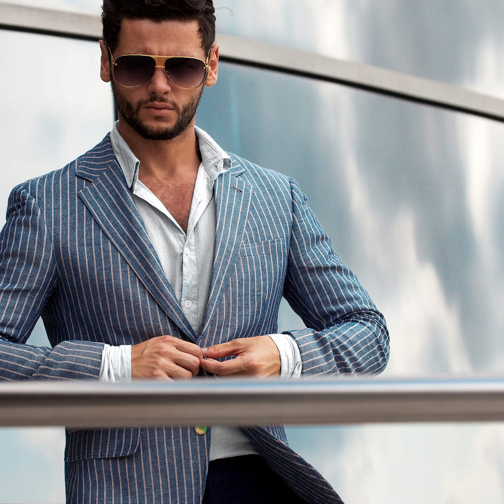 Territoire Platinum base-notes oakmoss-patchouli, enduring warmth for all-season wear.