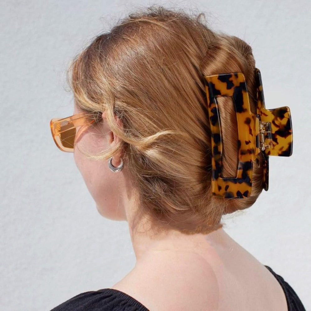 Textention daily-use clip ideal for work or party settings