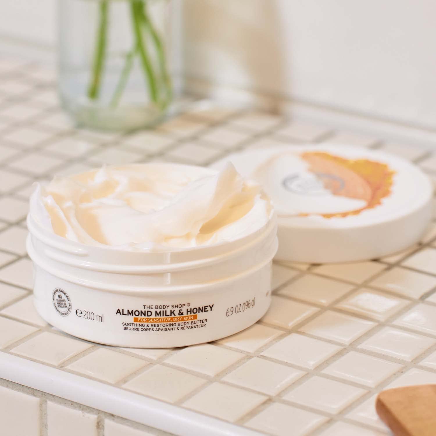 The Body Shop Almond Milk Body Butter ingredients from Spain featuring almond milk.
