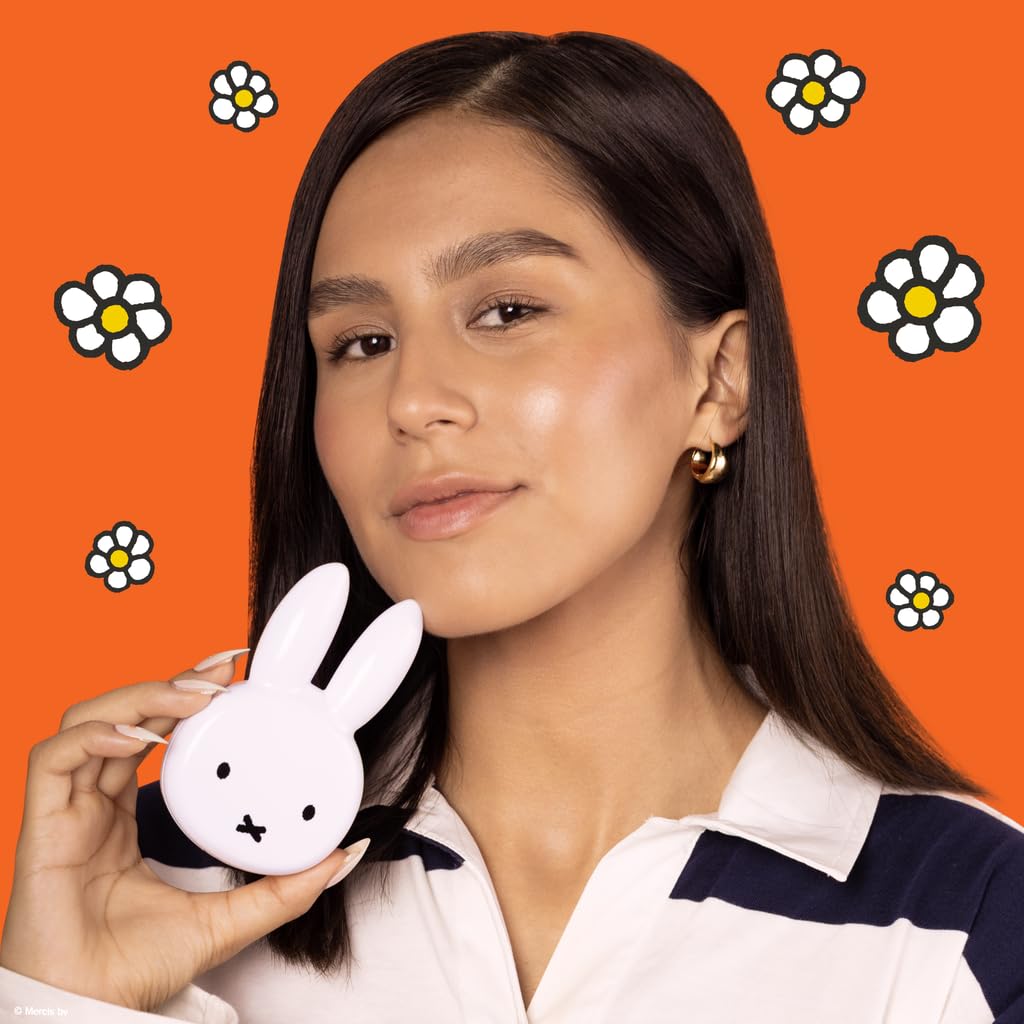 Lado regular y magnificado para detalle preciso en maquillaje