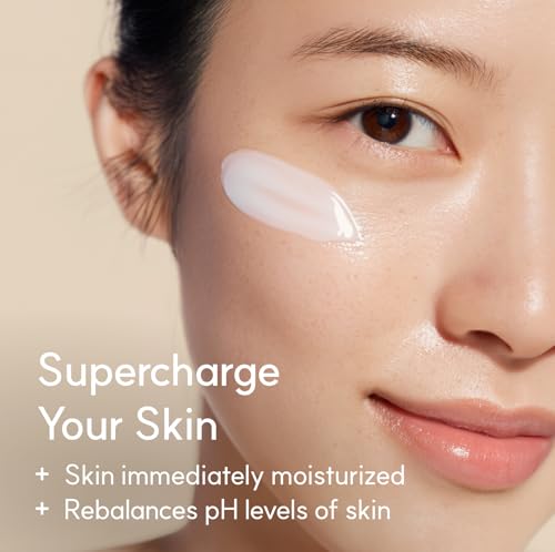 The Face Shop Rice Ceramide Emulsion application dot demonstrates smooth layering