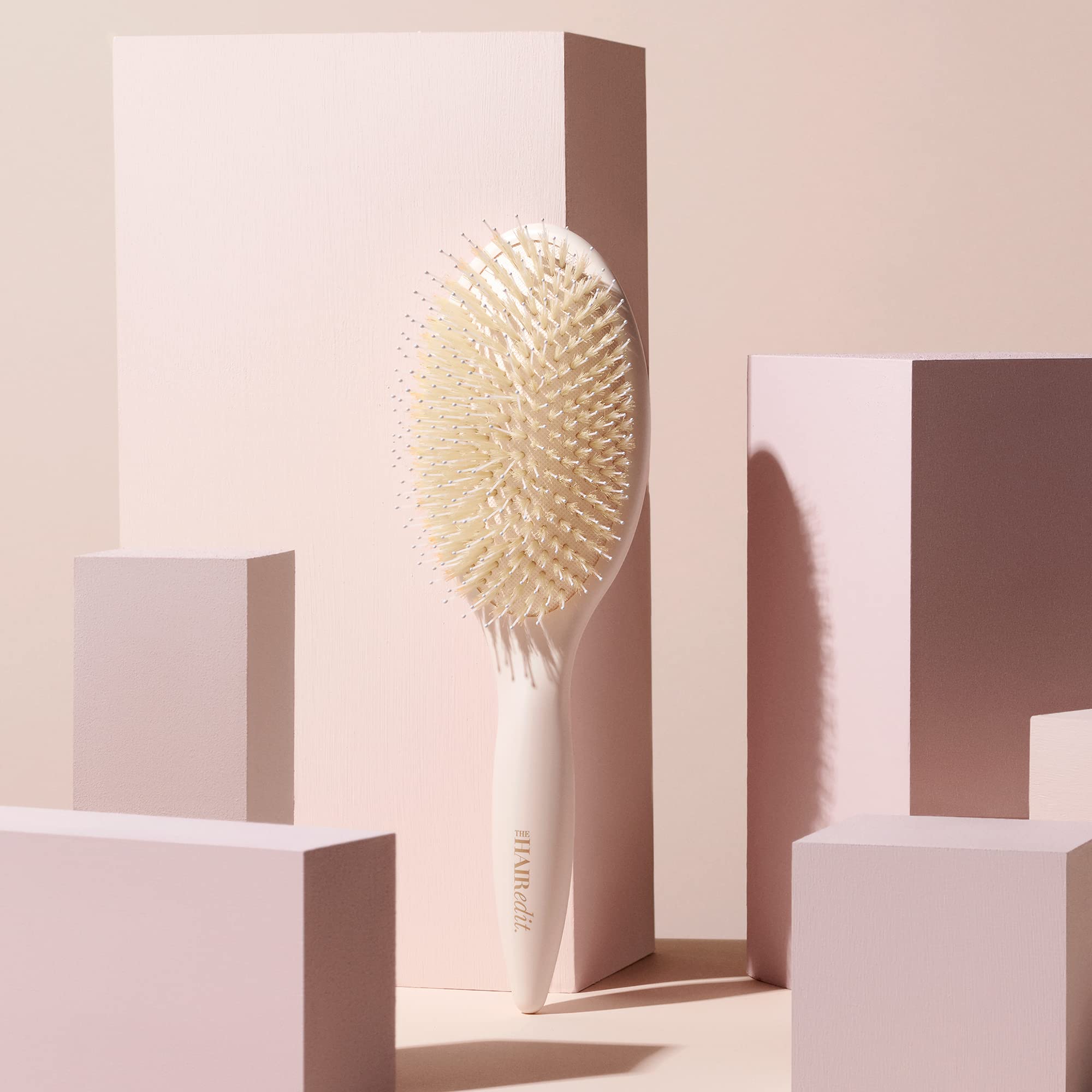 The Hair Edit Cream Finish and Shine brush suited for dry hair use enhances styling ease