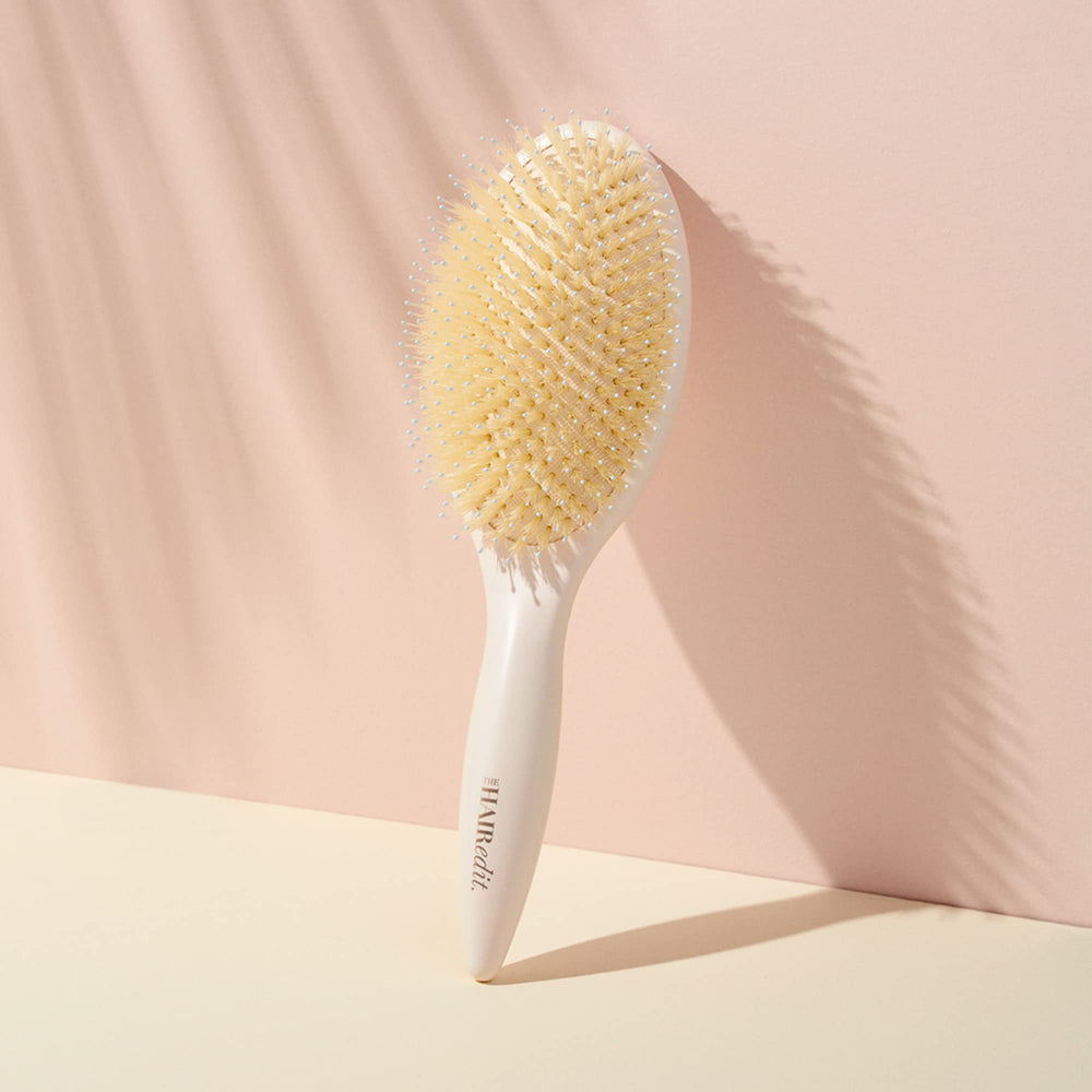 The Hair Edit Cream Finish and Shine brush soft touch handle provides a non-slip grip