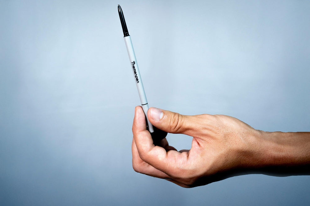The Men Pen precision-tip provides microblading-like strokes for natural fullness.