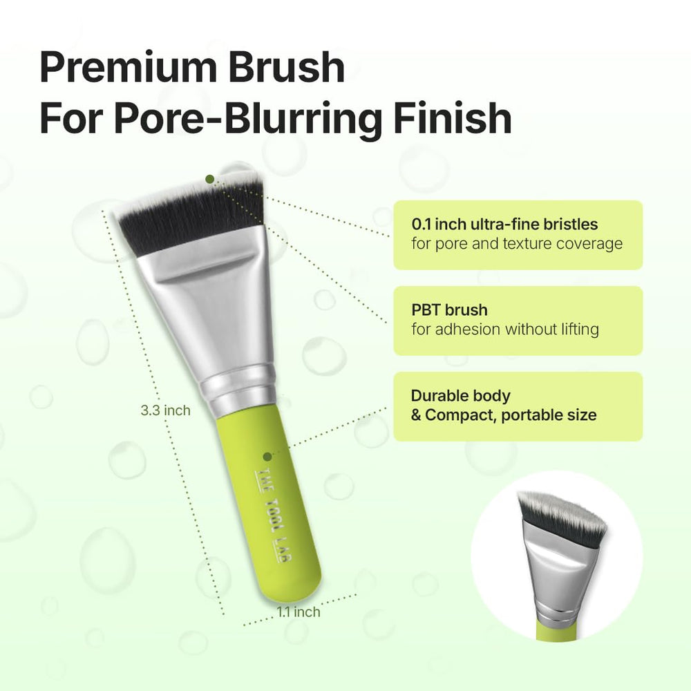 THE TOOL LAB Aqua Fitting Duo liquid foundation application for professional-looking finish.