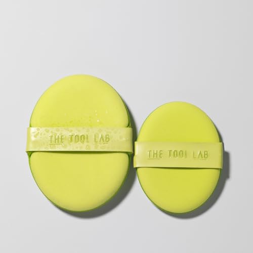 THE TOOL LAB Happyrim Aqua Puff demonstrates natural airbrushed finish on skin.