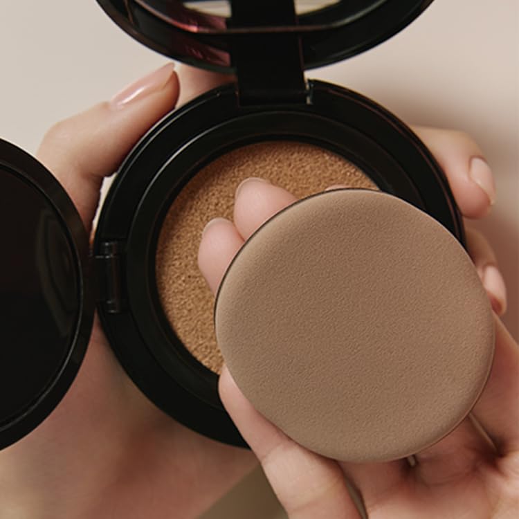 THE TOOL LAB dewy-finish glow puff promotes a fresh, light-reflecting glow