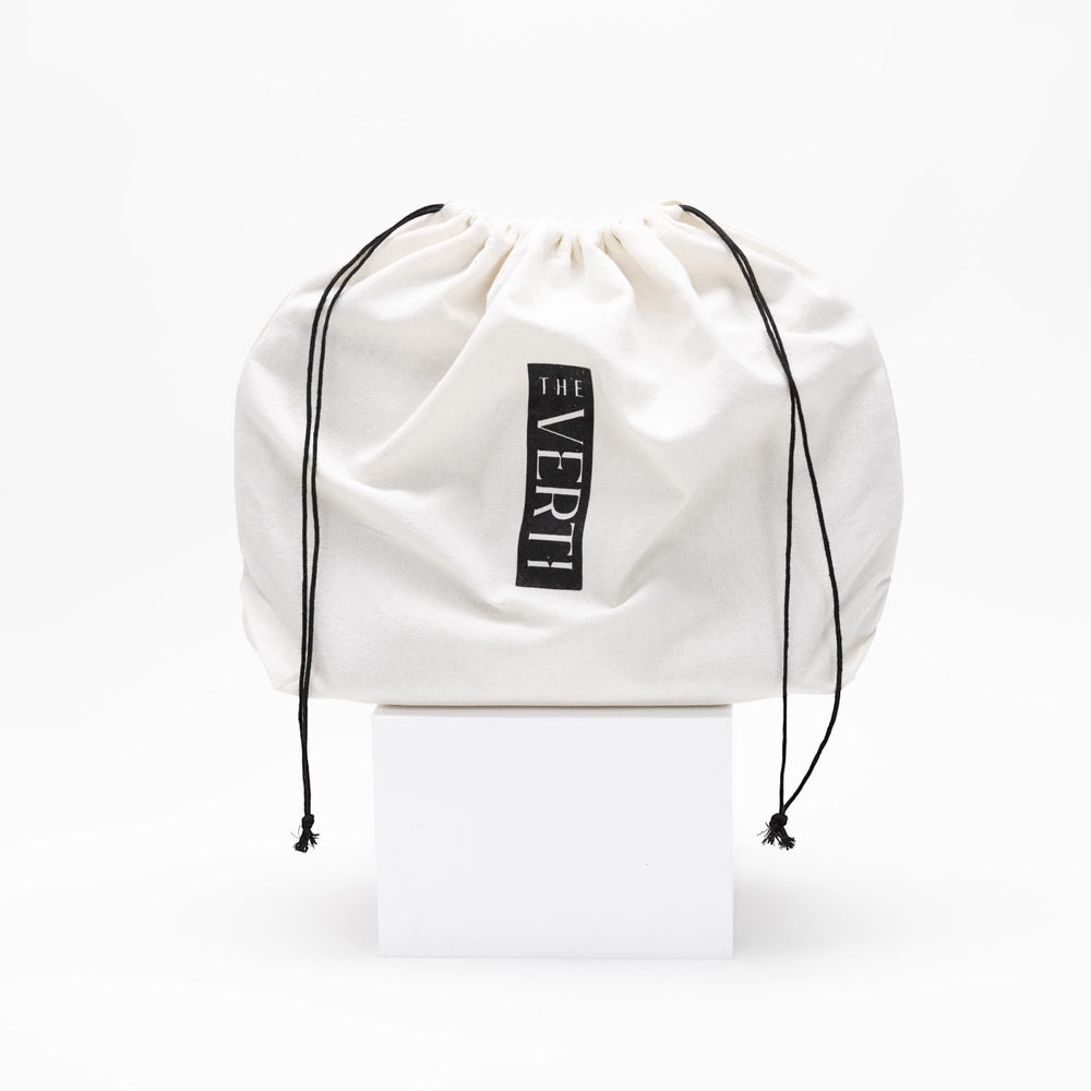 THE VERTI multipurpose organizer suits makeup, skincare, and grooming kits.