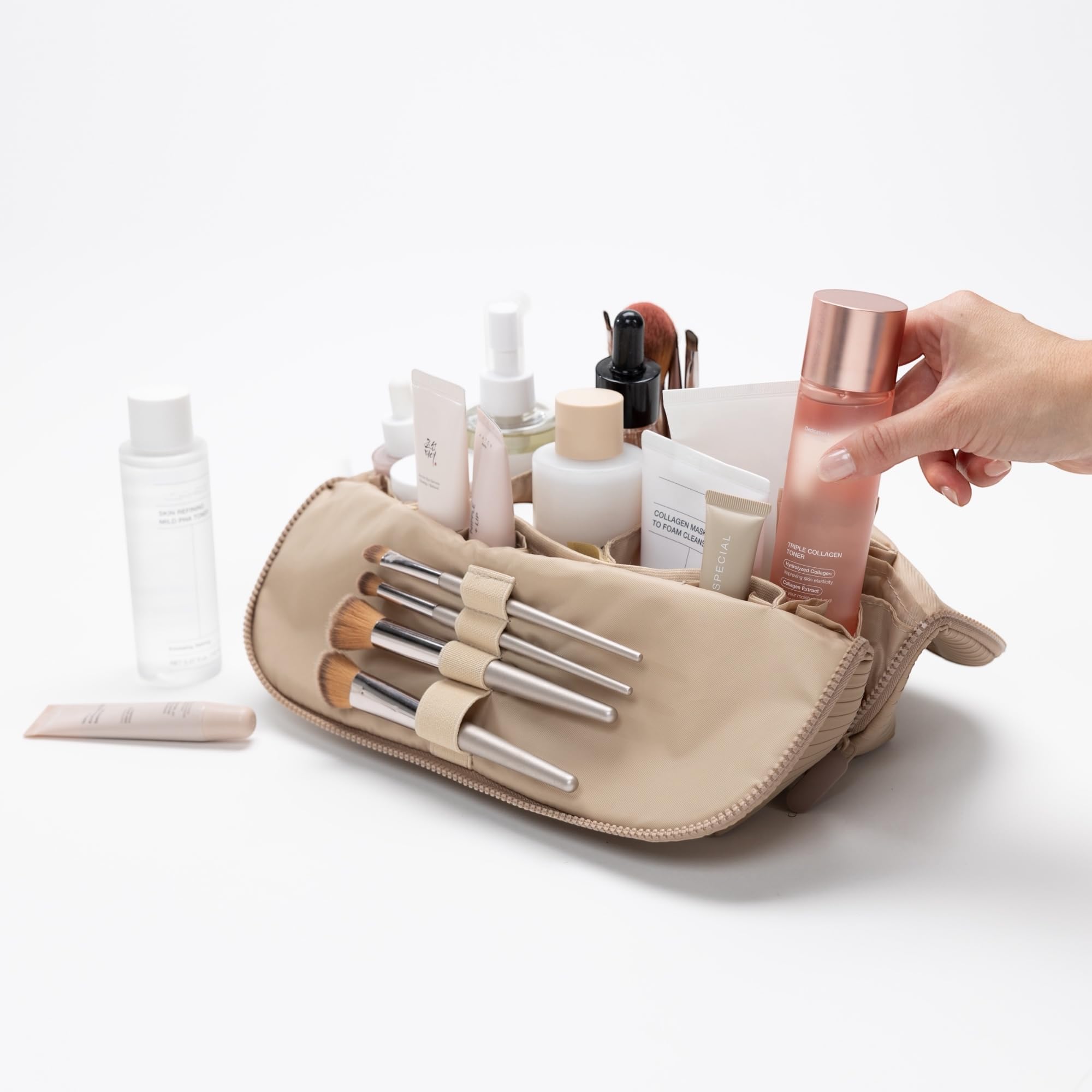 THE VERTI reinforced base provides sturdy structure in carry-on luggage.