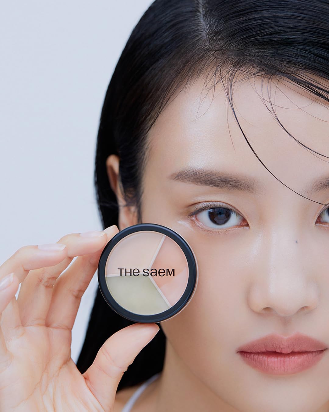 THESAEM Travel-friendly packaging keeps concealer palette handy.