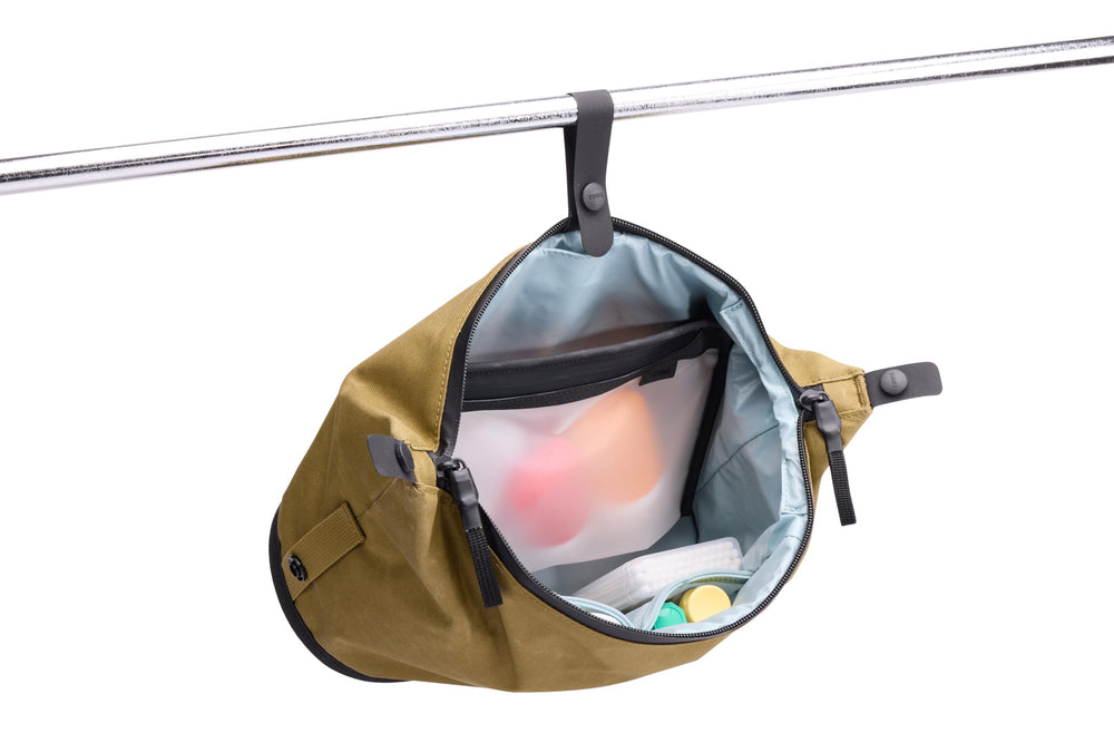 Thule Aion removable liquids bag offers flexible packing and easy disposal