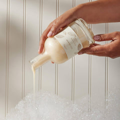 Thymes Goldleaf fragrance notes highlight jasmine, rose, hyacinth and oak moss.