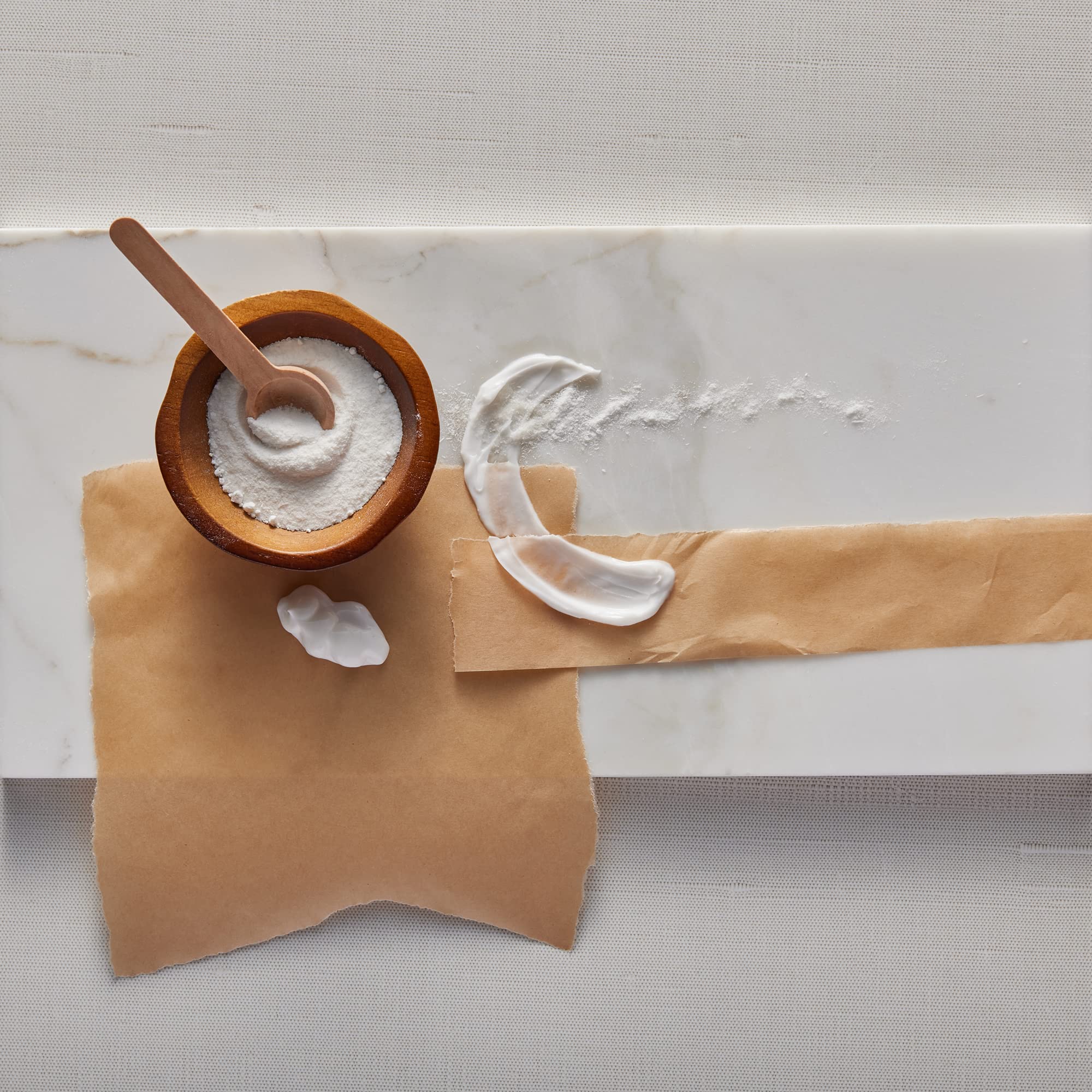 Fragrance notes of Gardenia, Rose, and Jasmine highlighted in Thymes lotion imagery.