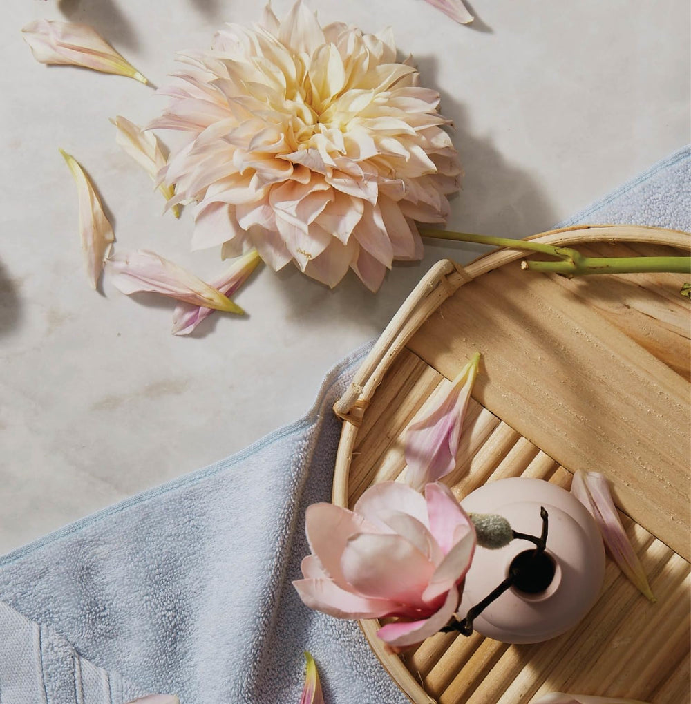 Kimono Rose bouquet notes offer versatile day-to-night fragrance balance.