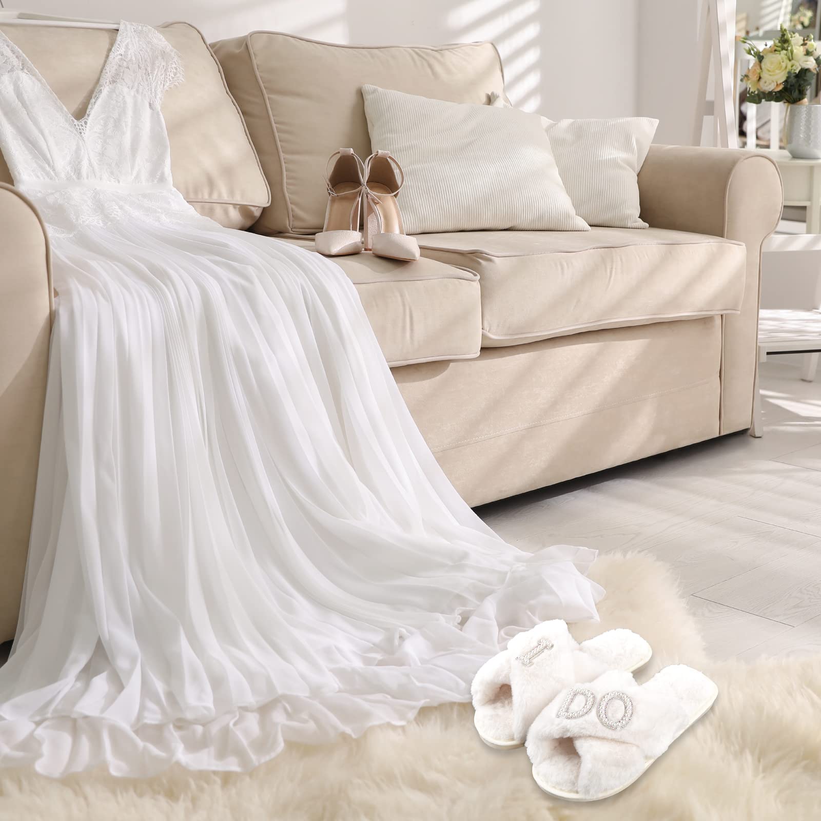 Tkifoda slippers surface with faux fur, warm comfort for special occasions.
