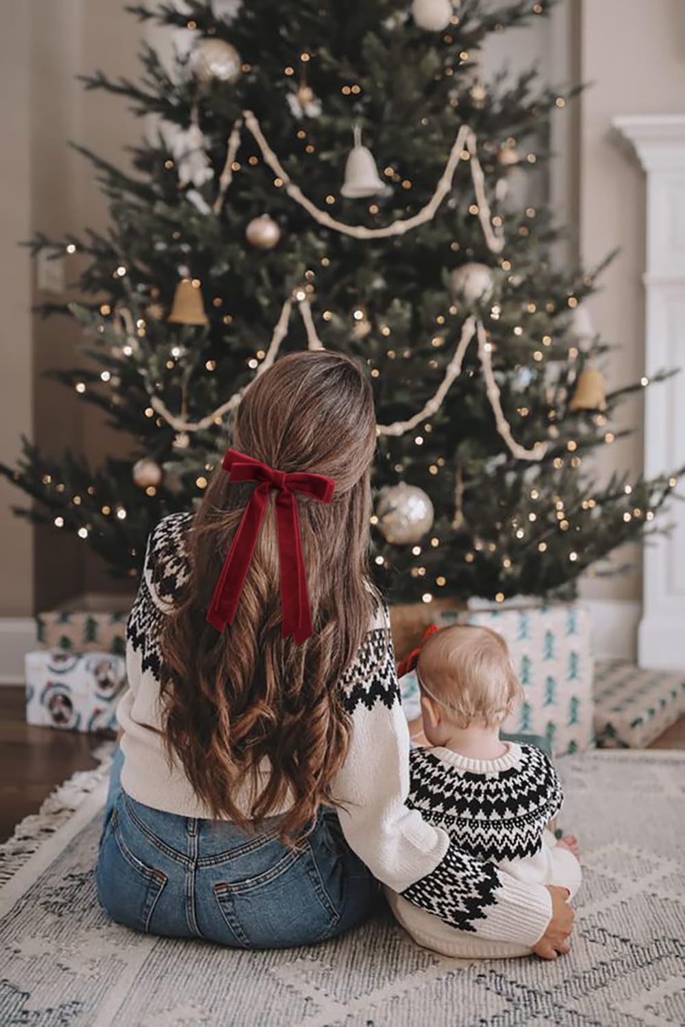Tobeffect velvet hair bow holiday look adds polish to outfits with minimal effort.
