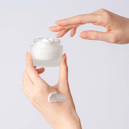 TOCOBO sherbet texture on skin during melting moment demonstrates comfort.