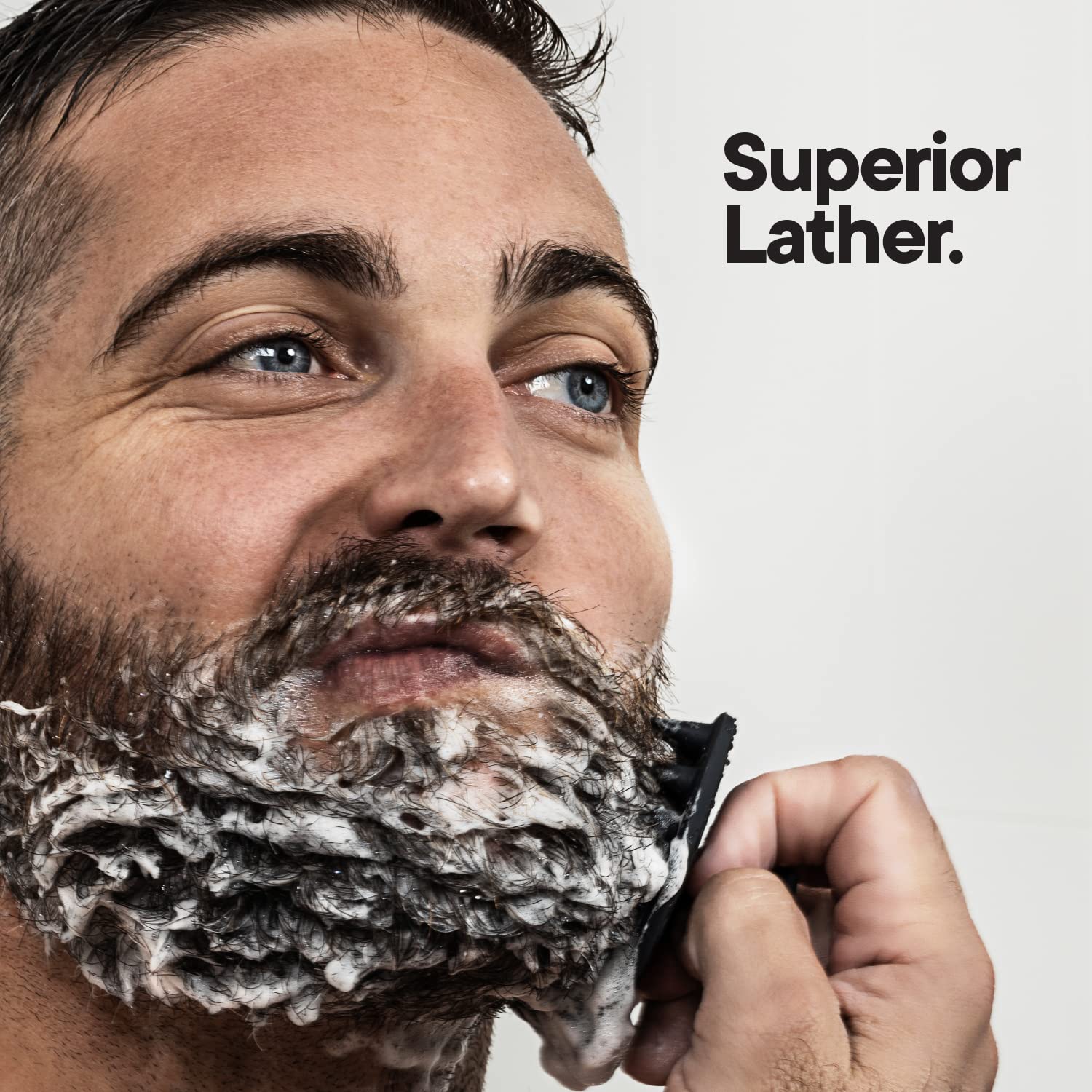 TOOLETRIES Beard Scrubber dirt and oil removal in action