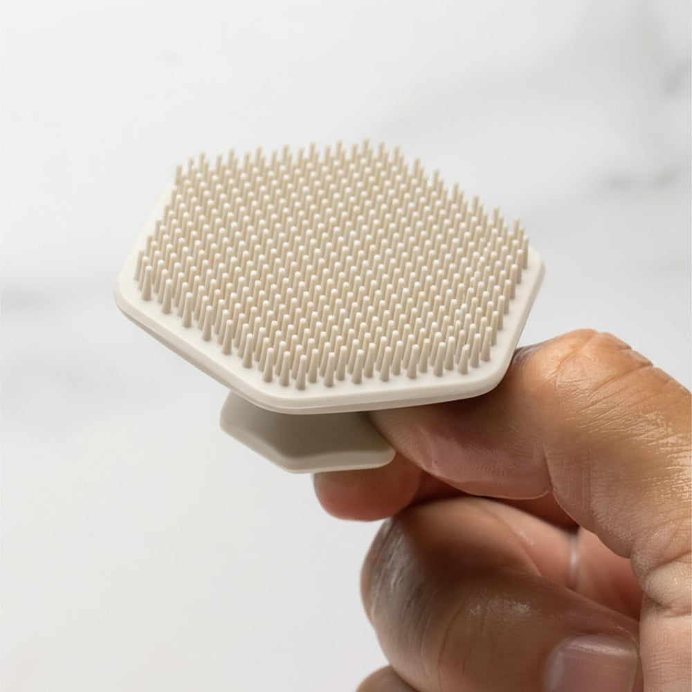 TOOLETRIES Face Scrubber offers a soft-touch massage during cleansing sessions.