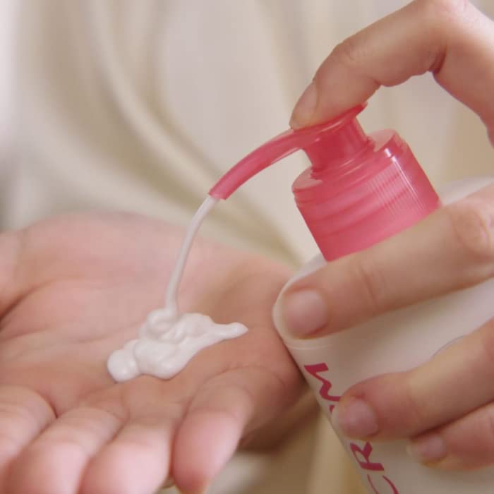 Topicrem application on dry elbow shows targeted dryness relief