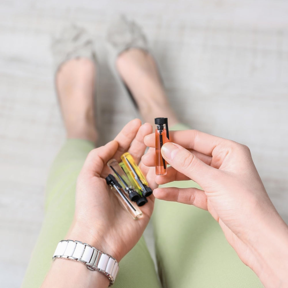 Tradeberry women perfume samples box open, convenient sampling before purchase.