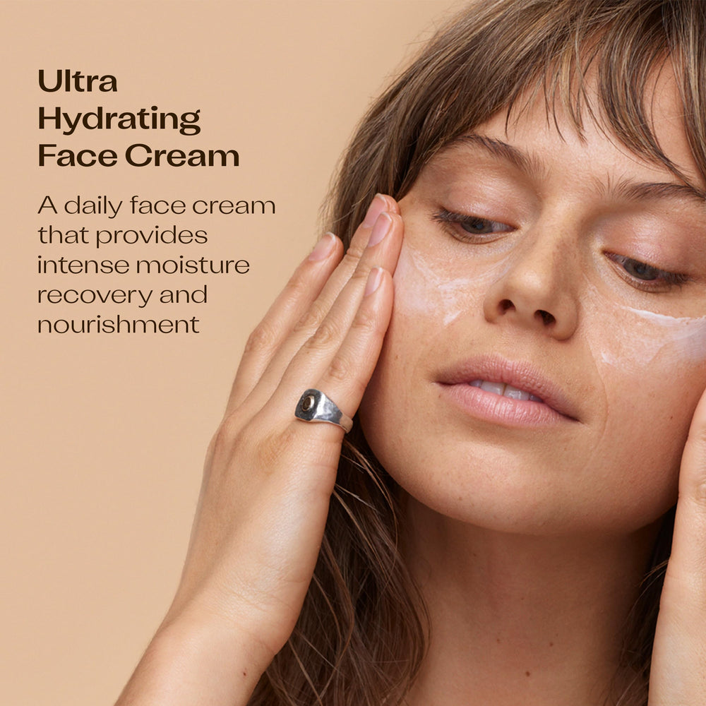 Trilogy Rosapene rosehip oil image highlighting skin barrier support and antioxidant protection